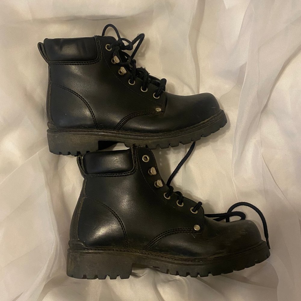 Rugged Outback Black Boots - Waterproof Skid Resistant Lace Up Size 6